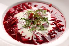 kovászos cékla erjesztés fermentálás borscs leves kapor orosz konyha szláv répa káposzta kecsketej joghurt creme fraiche